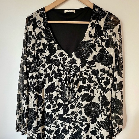 Lovestitch Versailles Morning Maxi Dress Black Floral Size Small - Picture 9 of 13